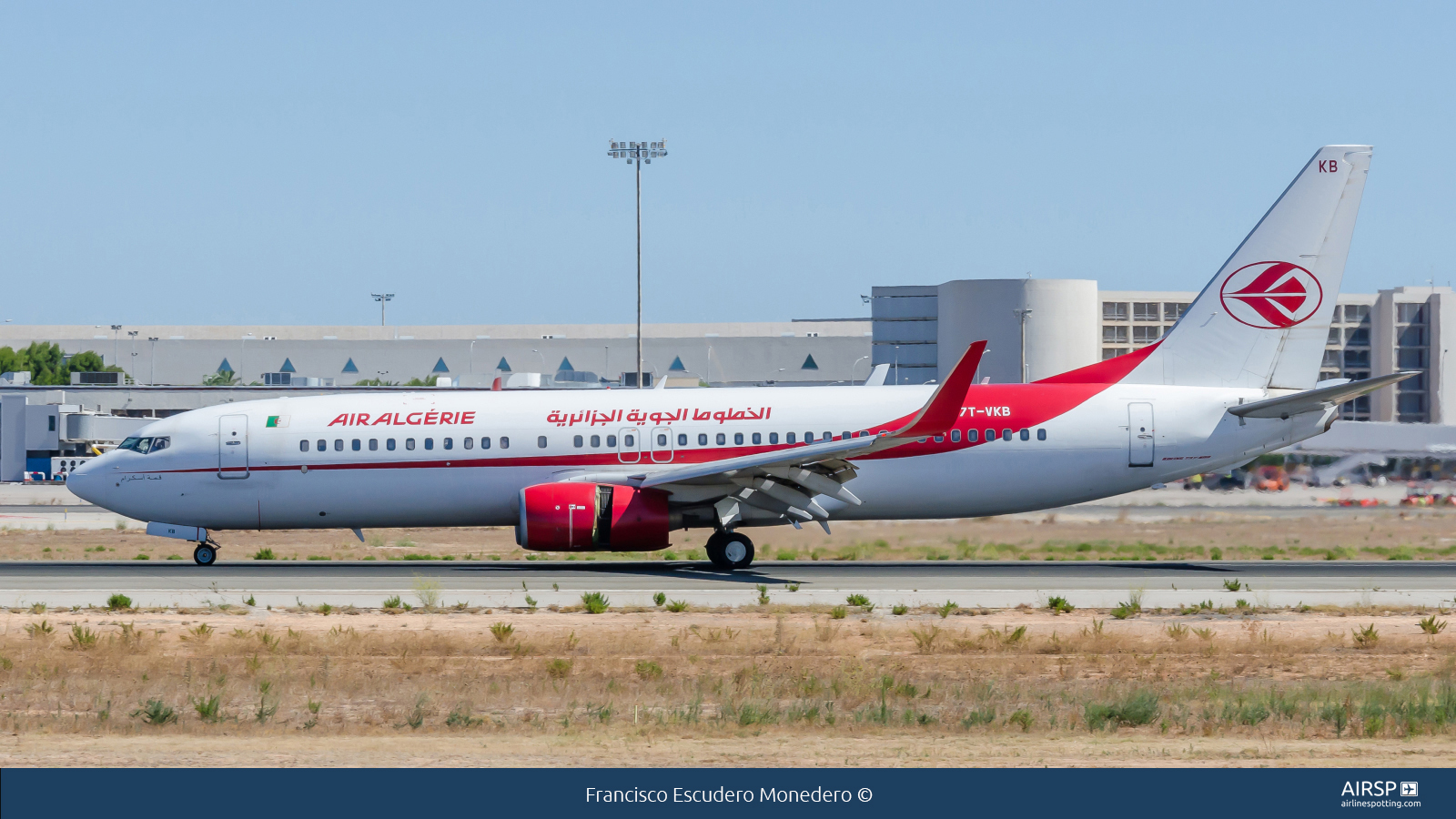 Air Algerie  Boeing 737-800  7T-VKB