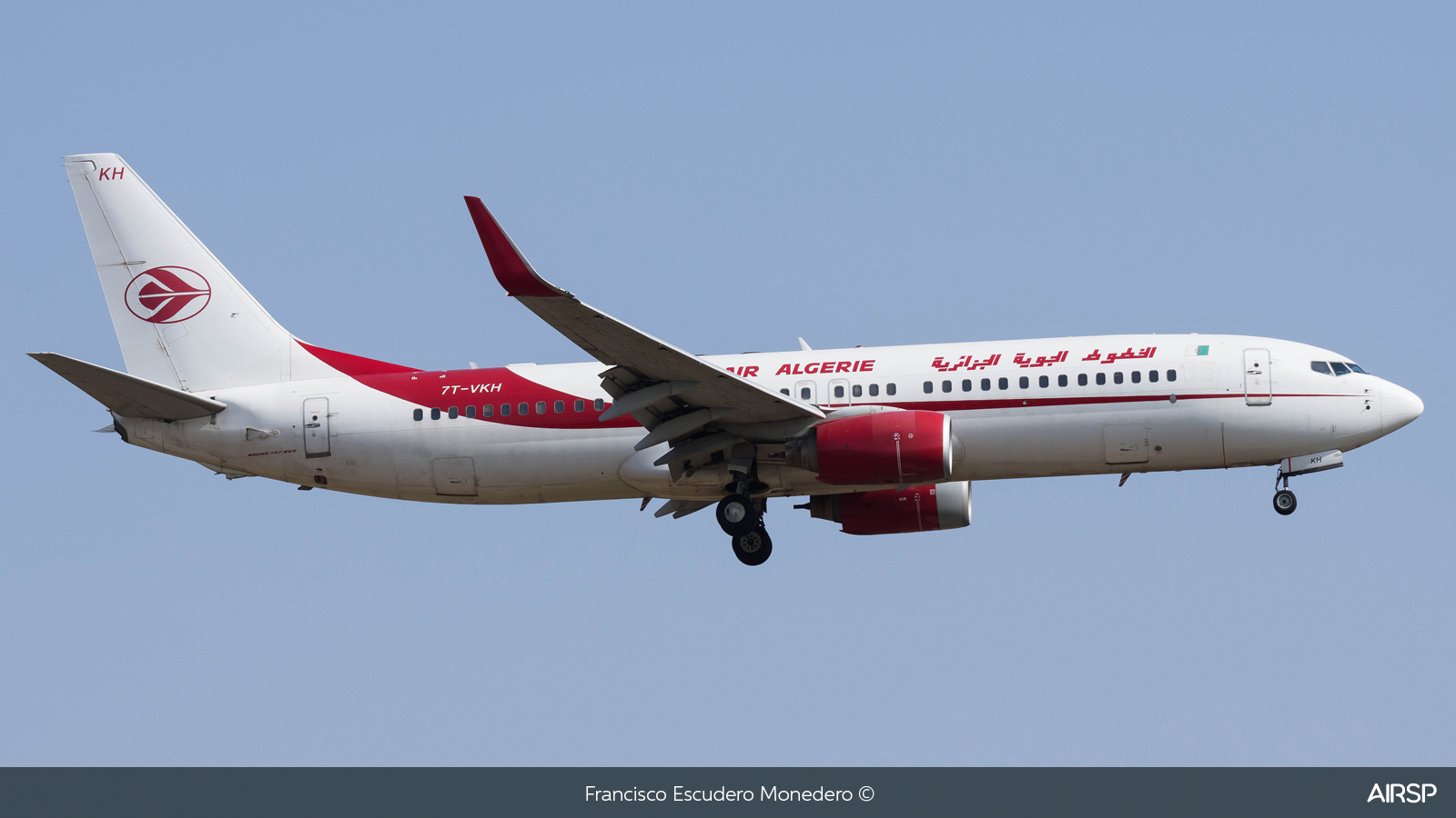 Air Algerie  Boeing 737-800  7T-VKH