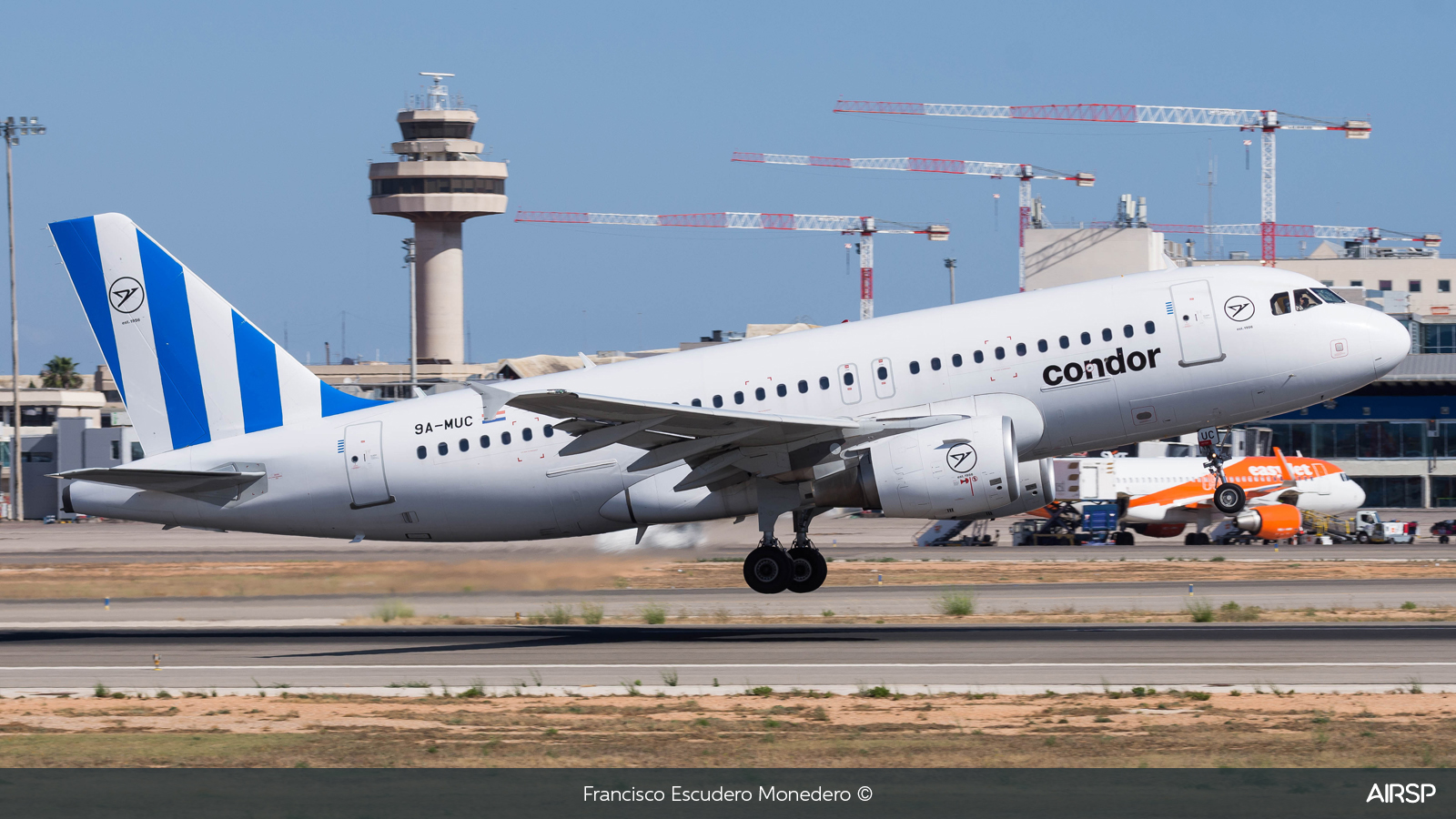 Condor  Airbus A319  9A-MUC