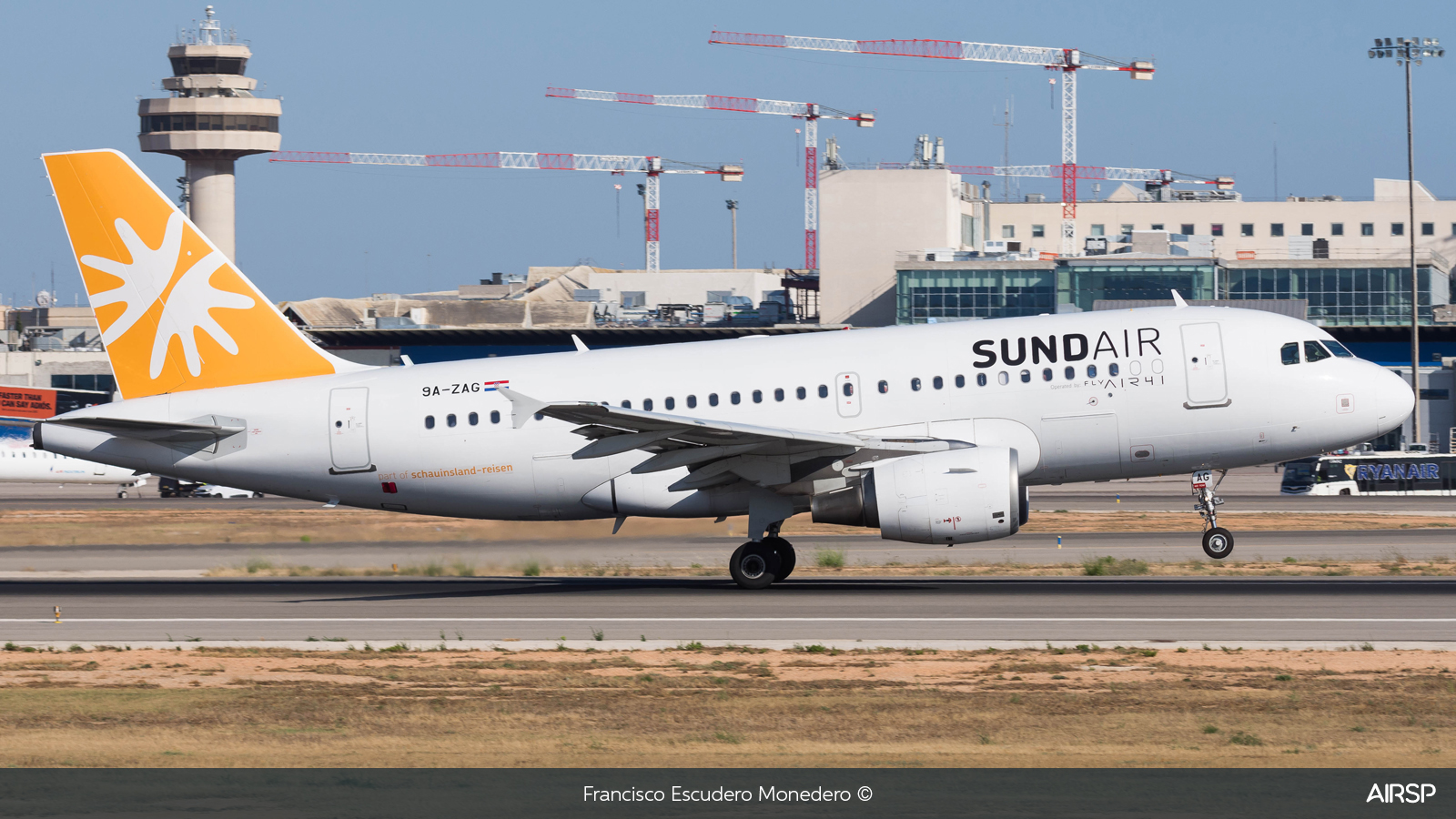 Sundair  Airbus A319  9A-ZAG