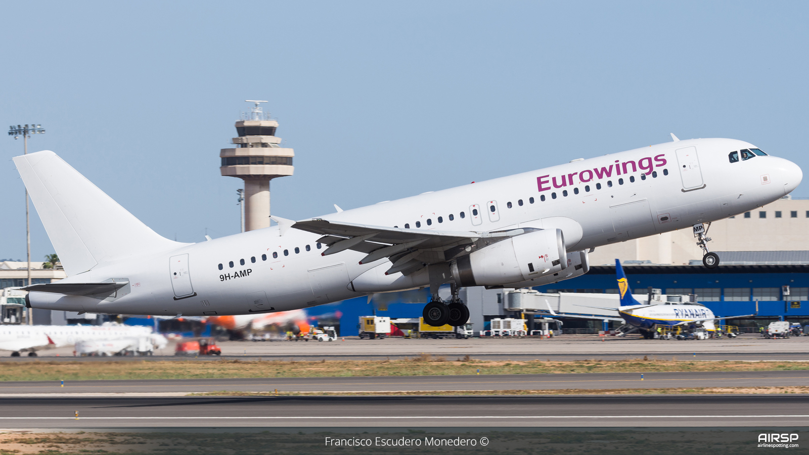 Eurowings  Airbus A320  9H-AMP