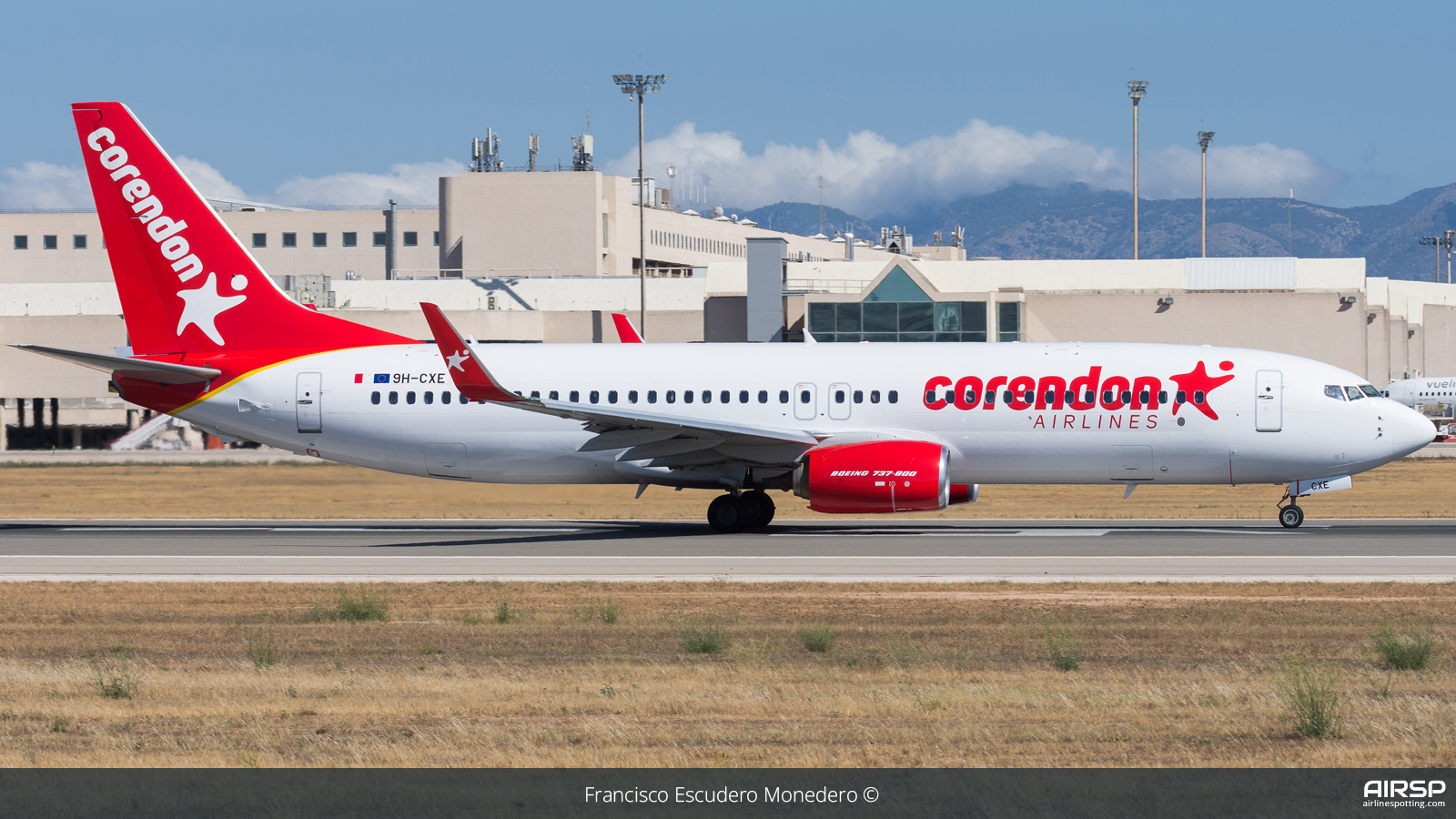 Corendon  Boeing 737-800  9H-CXE