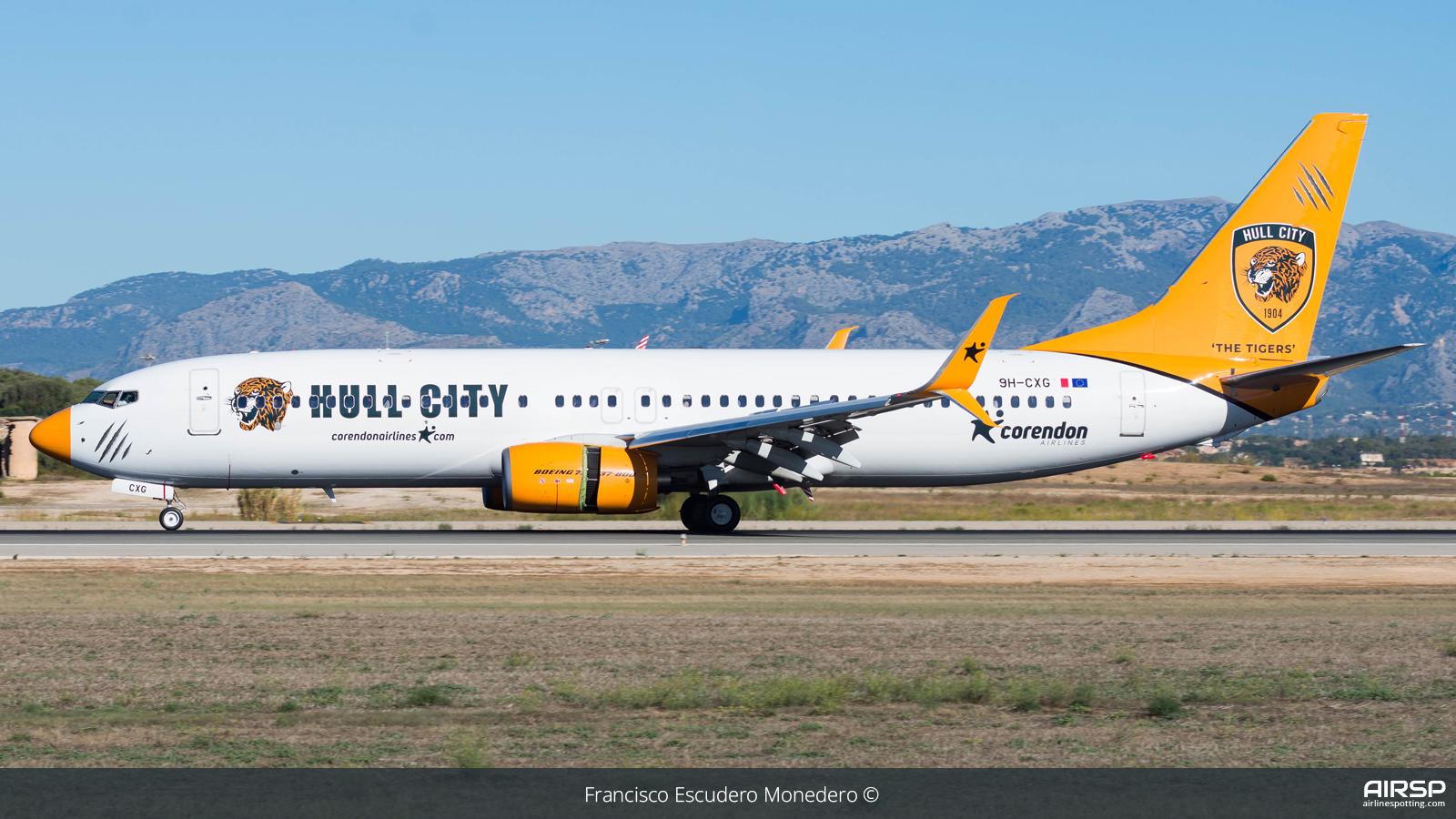 Corendon  Boeing 737-800  9H-CXG