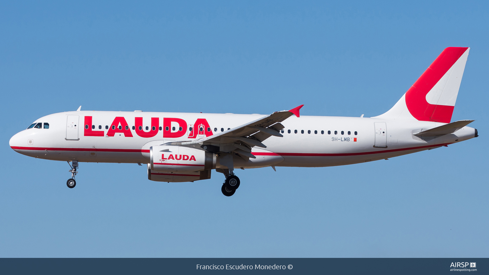 Lauda  Airbus A320  9H-LMB