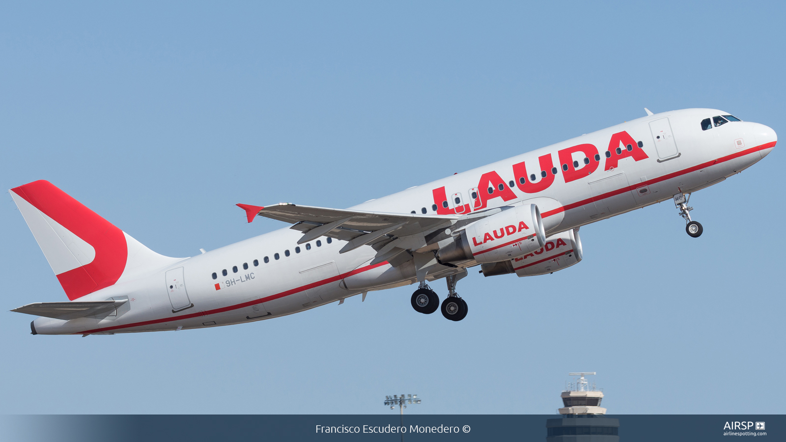 Lauda  Airbus A320  9H-LMC