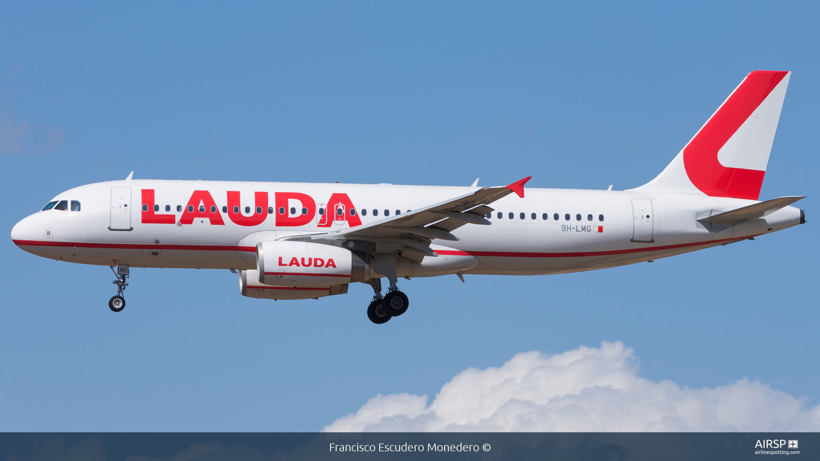 Lauda  Airbus A320  9H-LMG