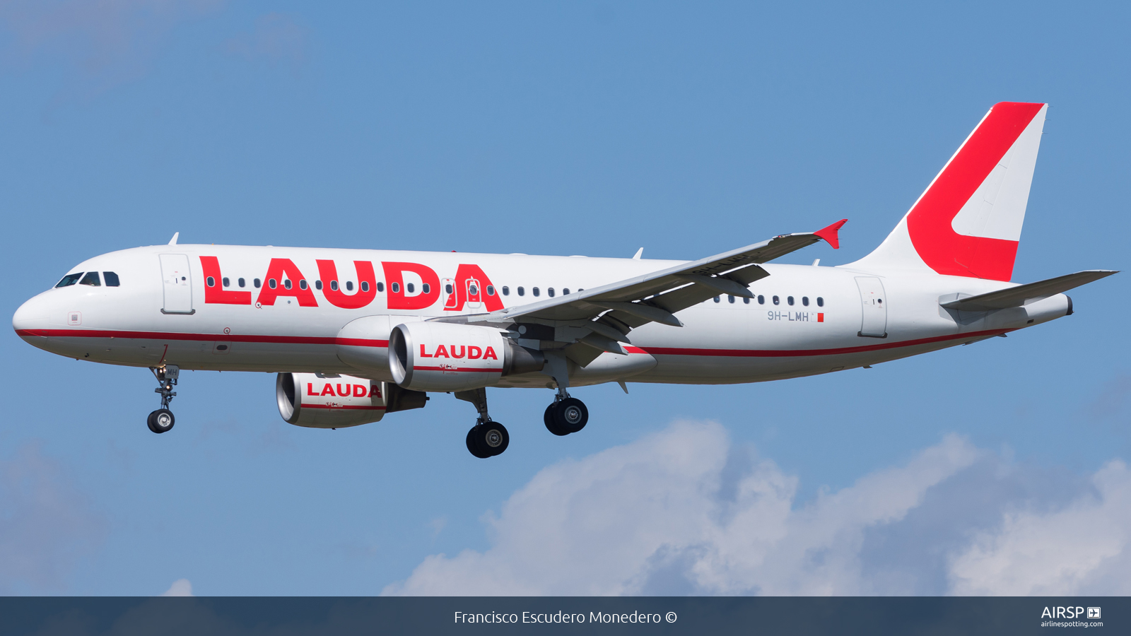 Lauda  Airbus A320  9H-LMH