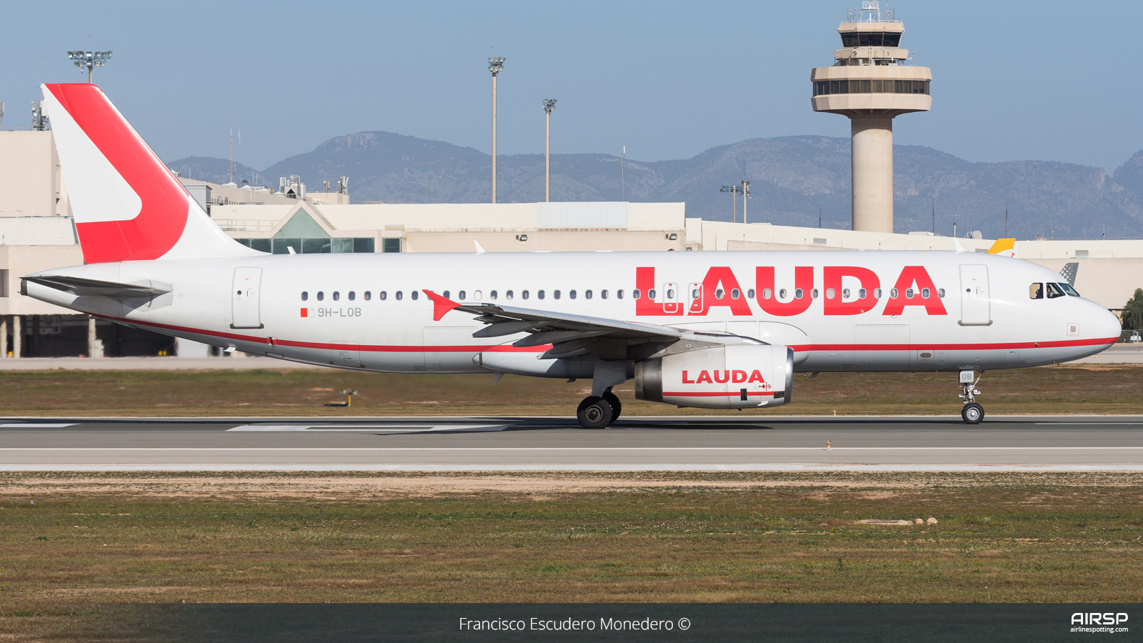 Lauda  Airbus A320  9H-LOB