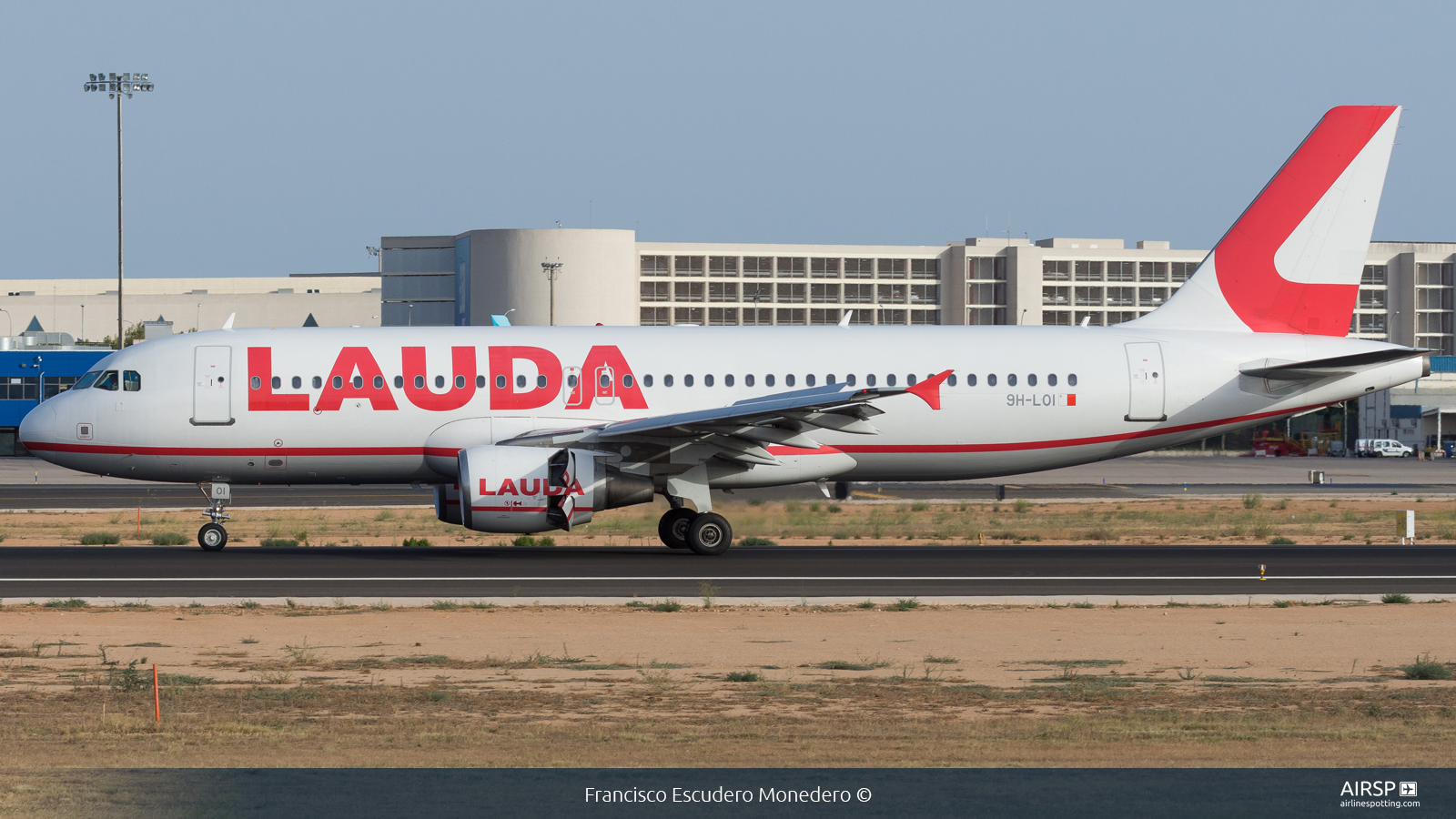 Lauda  Airbus A320  9H-LOI