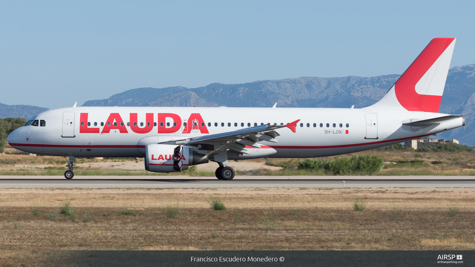 Lauda  Airbus A320  9H-LON
