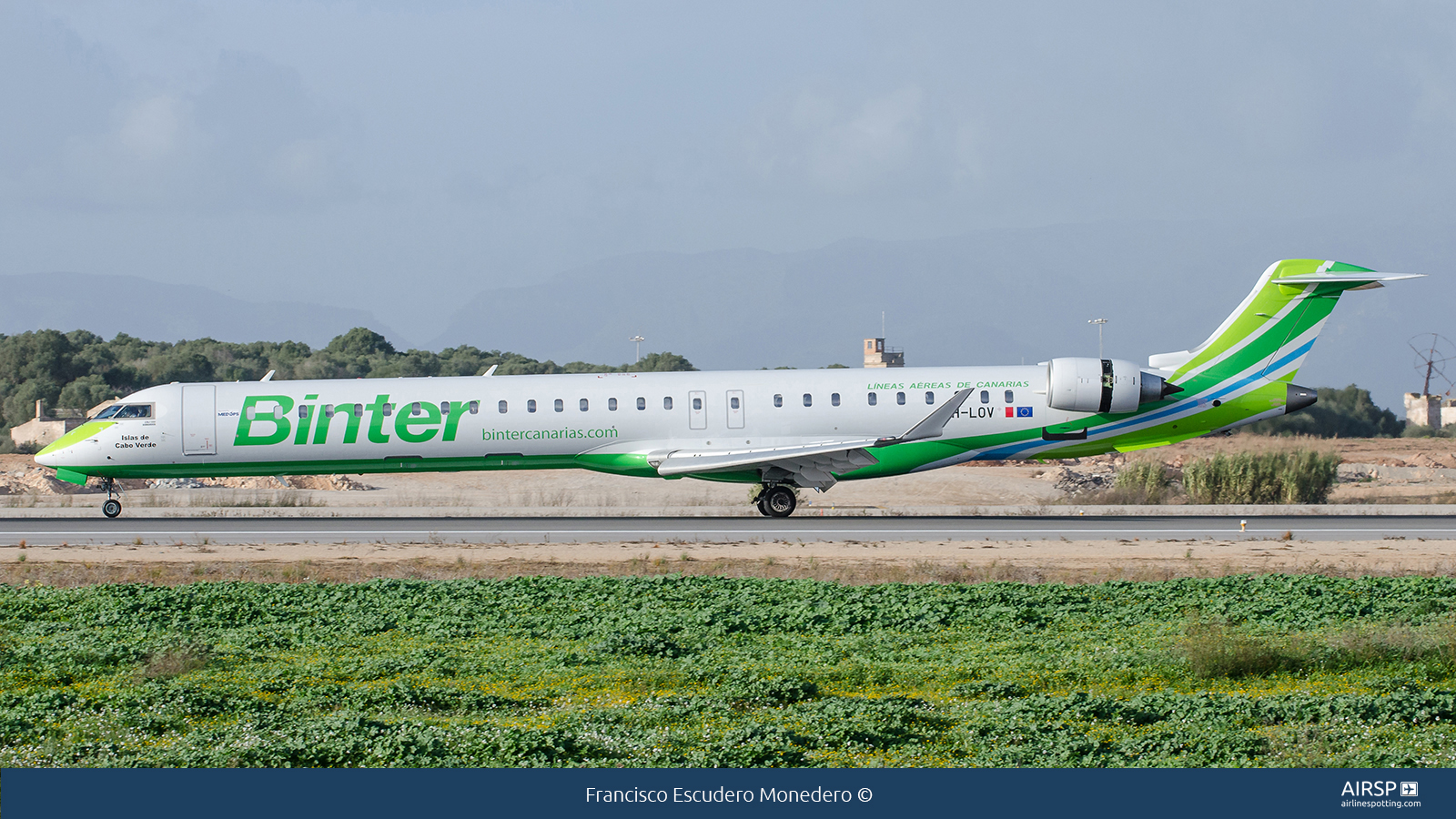 Binter Canarias  Mitsubishi CRJ-1000  9H-LOV