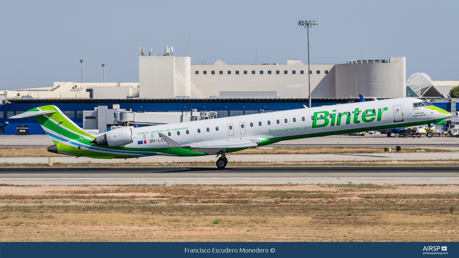 Binter Canarias  Mitsubishi CRJ-1000  9H-LOV