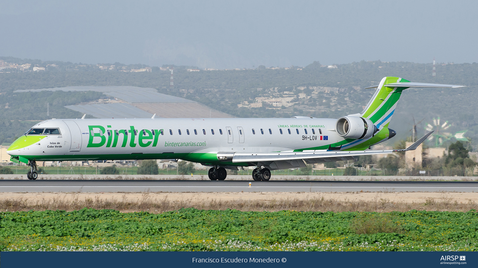 Binter Canarias  Mitsubishi CRJ-1000  9H-LOV