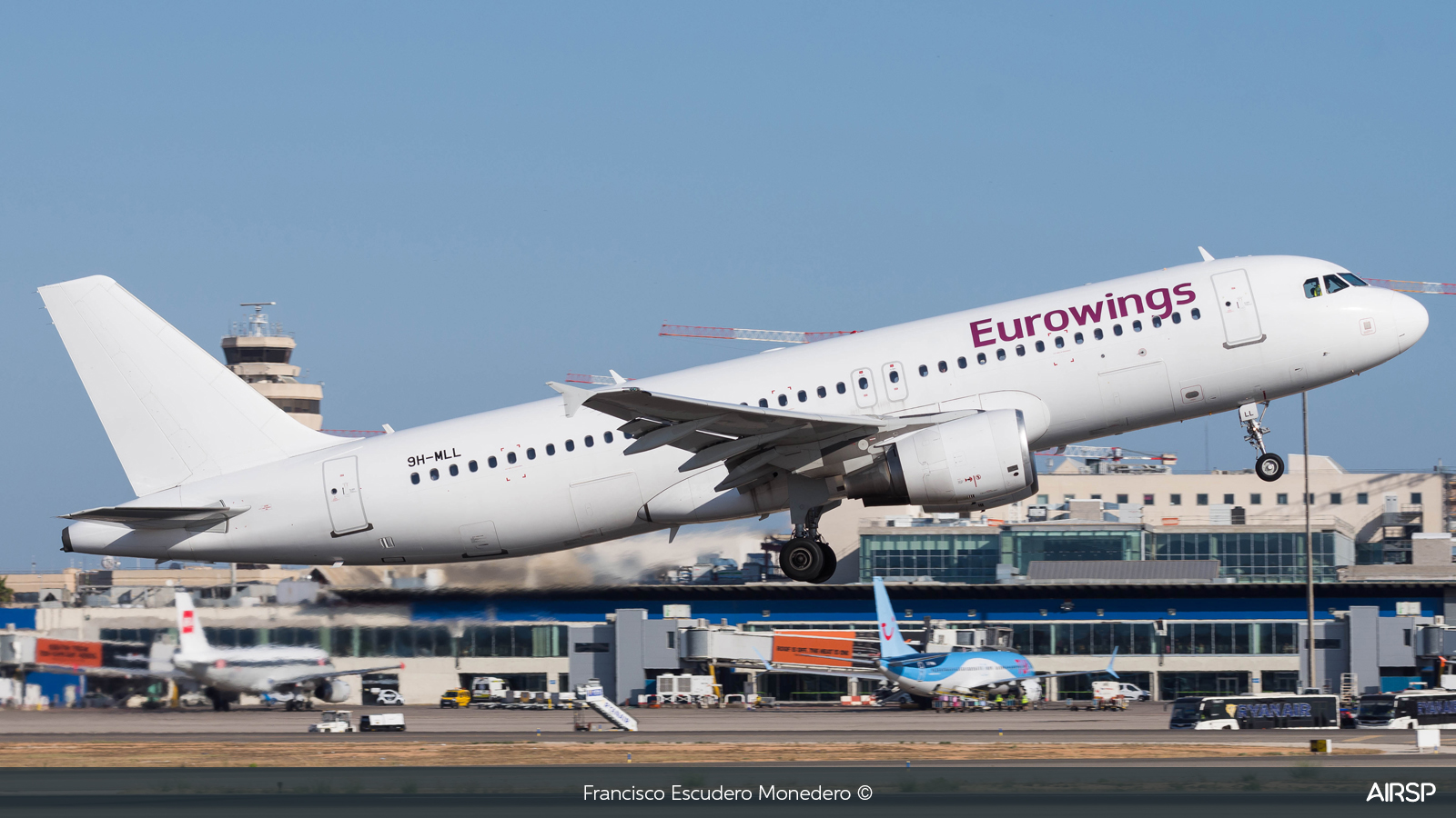Eurowings  Airbus A320  9H-MLL