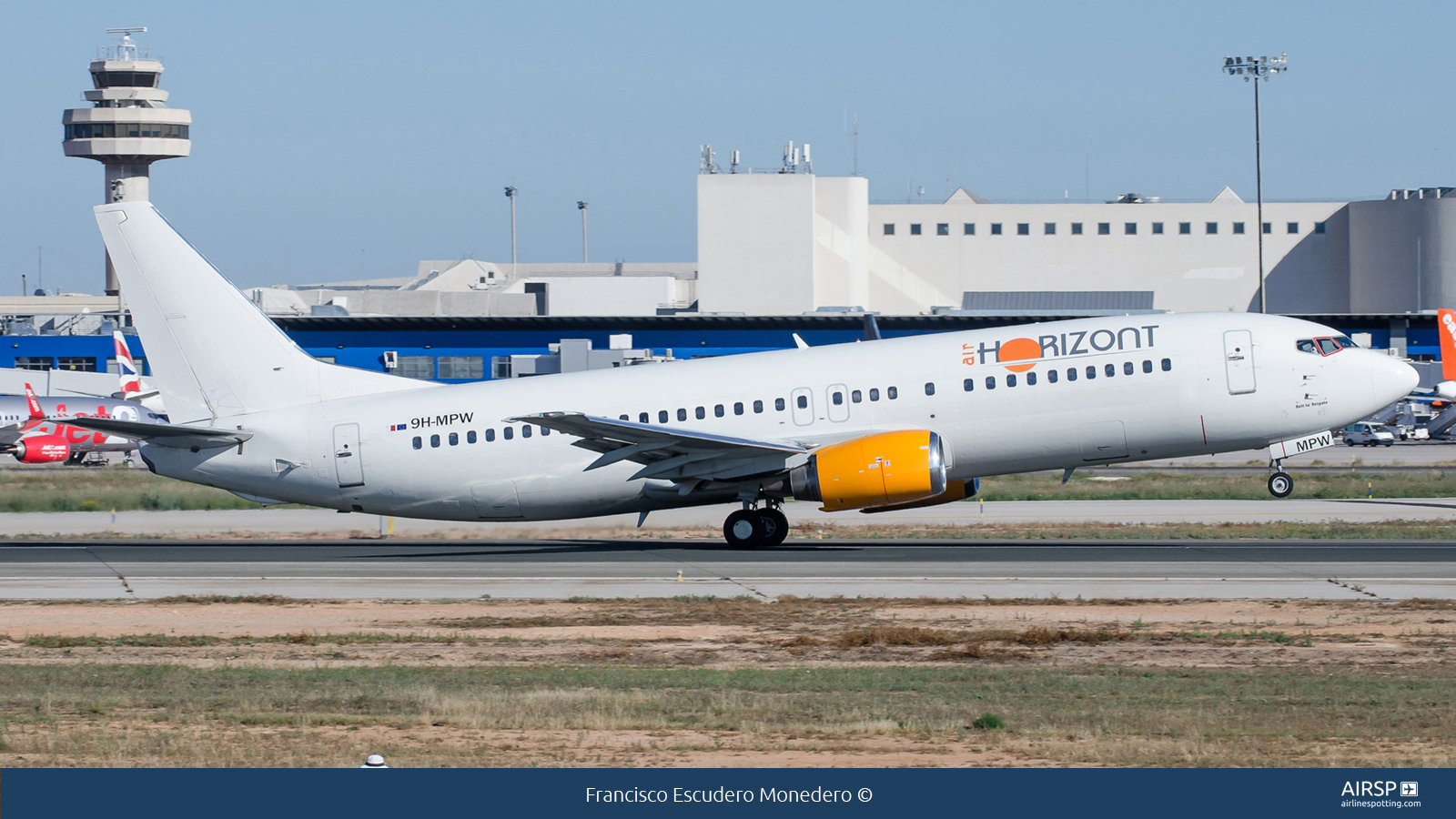 Air Horizont  Boeing 737-400  9H-MPW