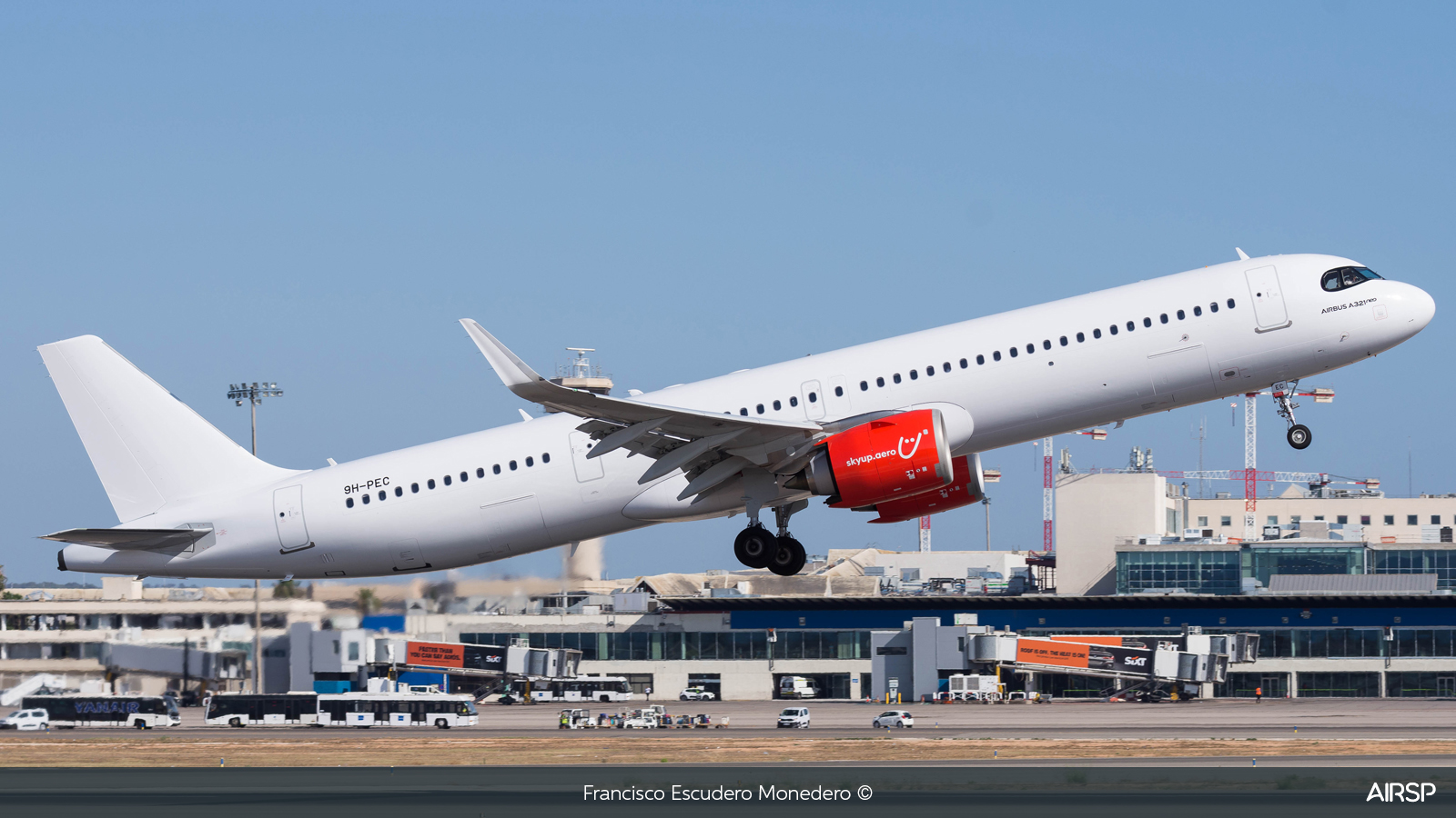 Skyup Airlines  Airbus A321neo  9H-PEC