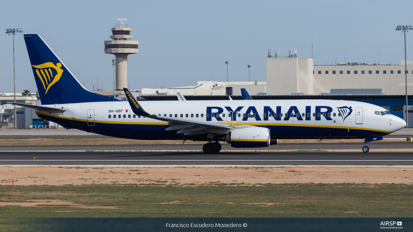 Ryanair  Boeing 737-800  9H-QBF