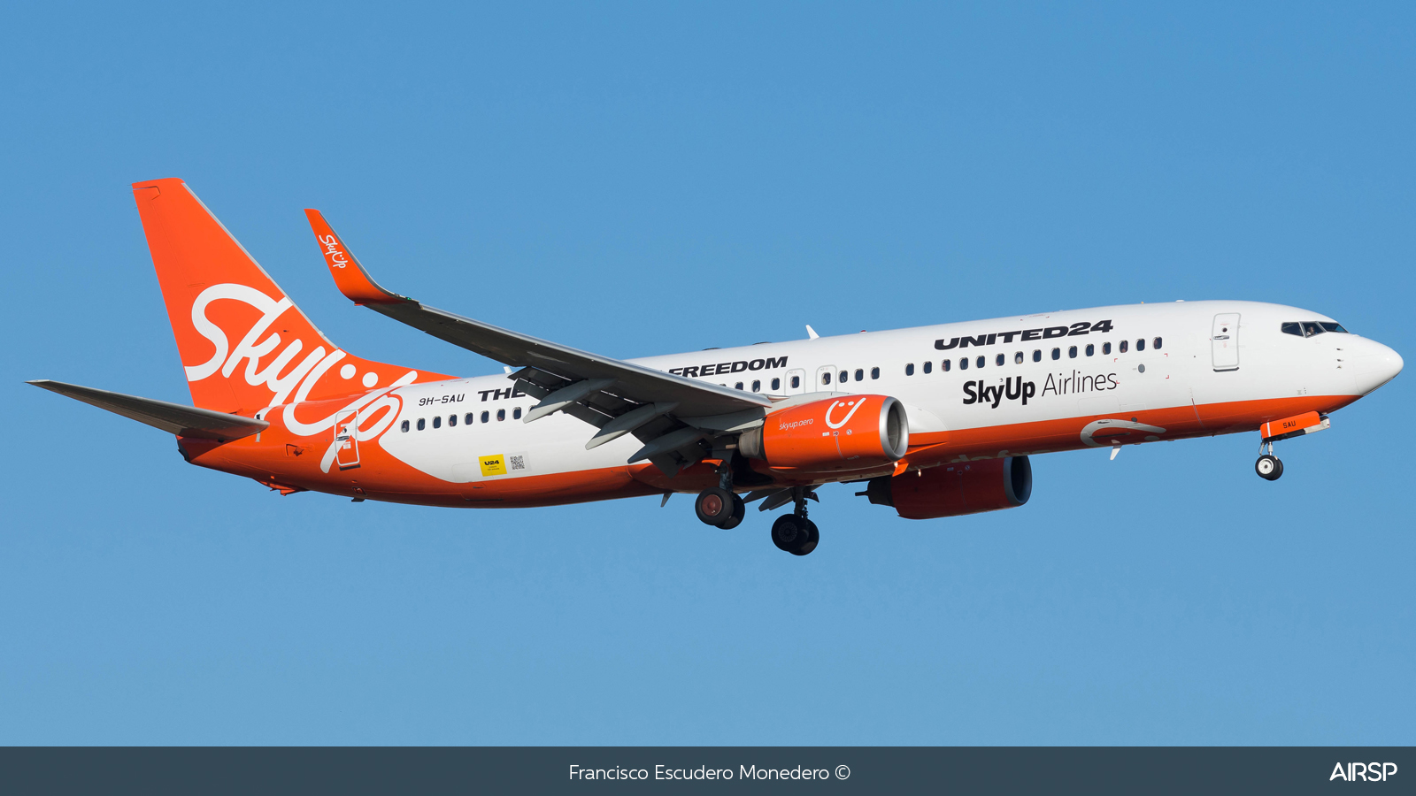 Skyup Airlines  Boeing 737-800  9H-SAU
