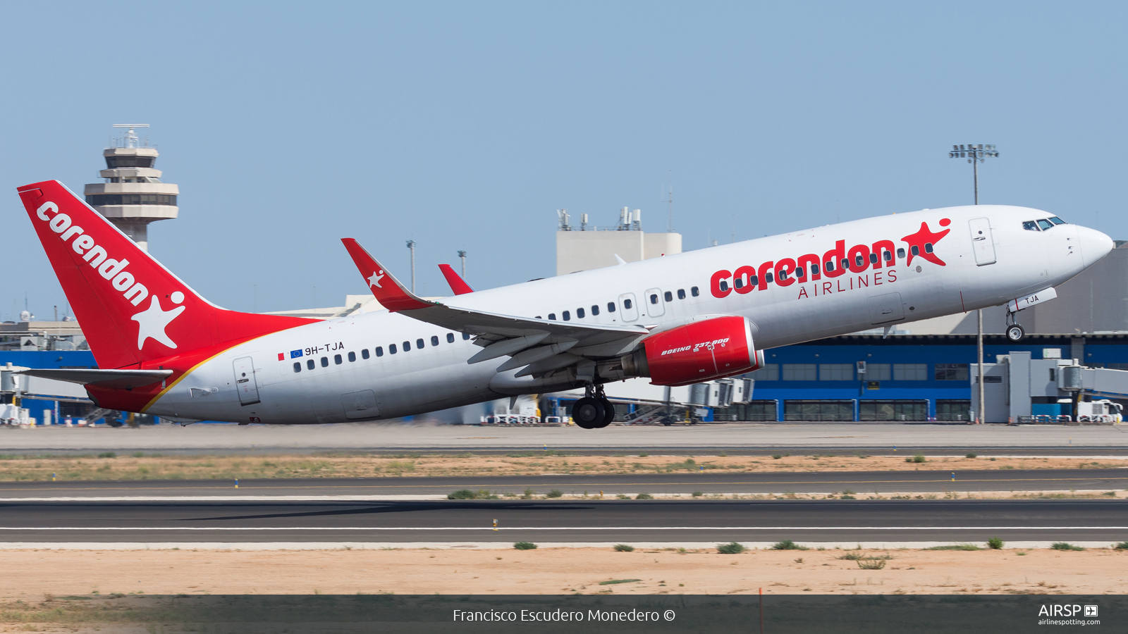 Corendon  Boeing 737-800  9H-TJA