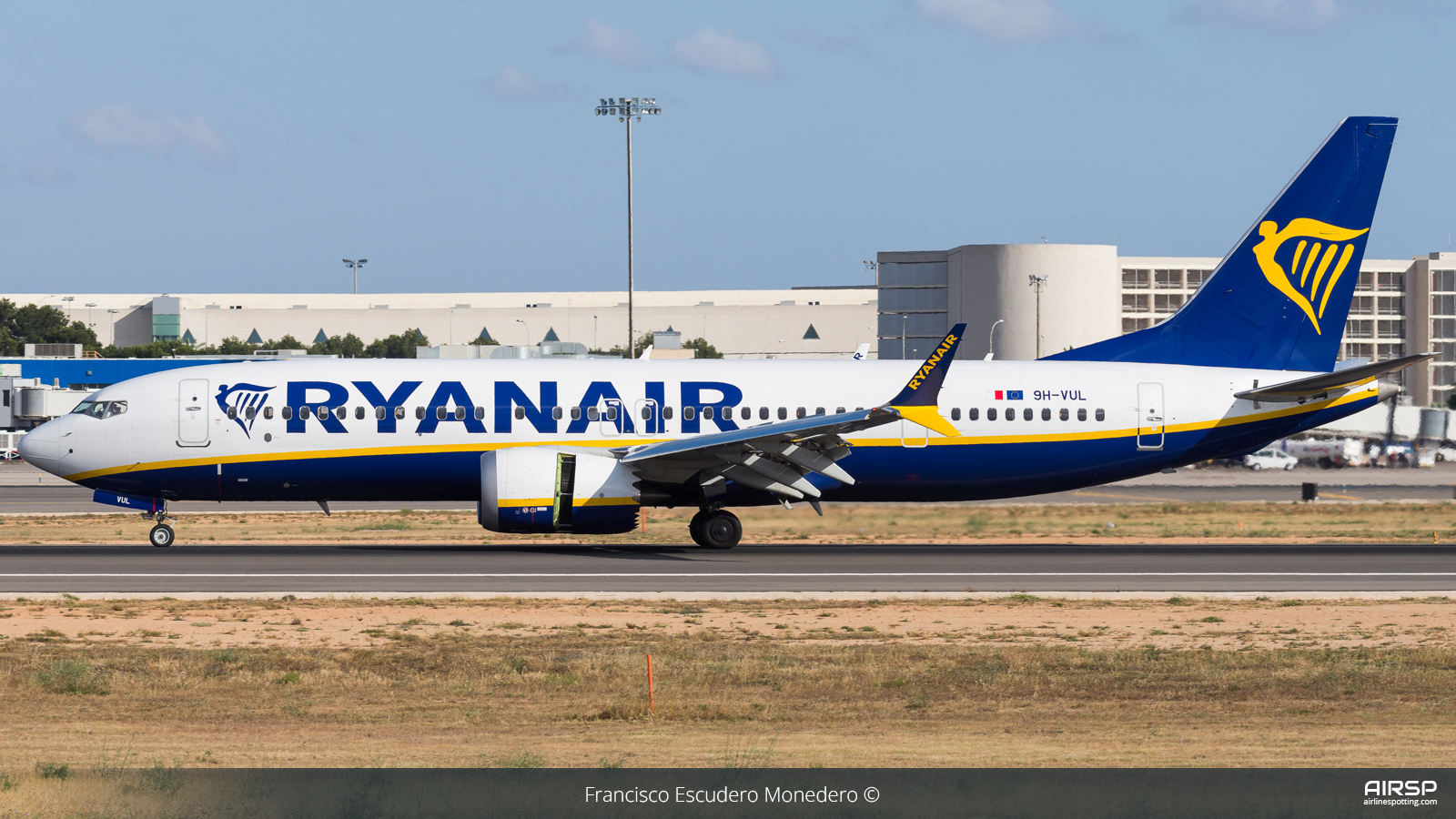 Ryanair  Boeing 737 Max 8  9H-VUL