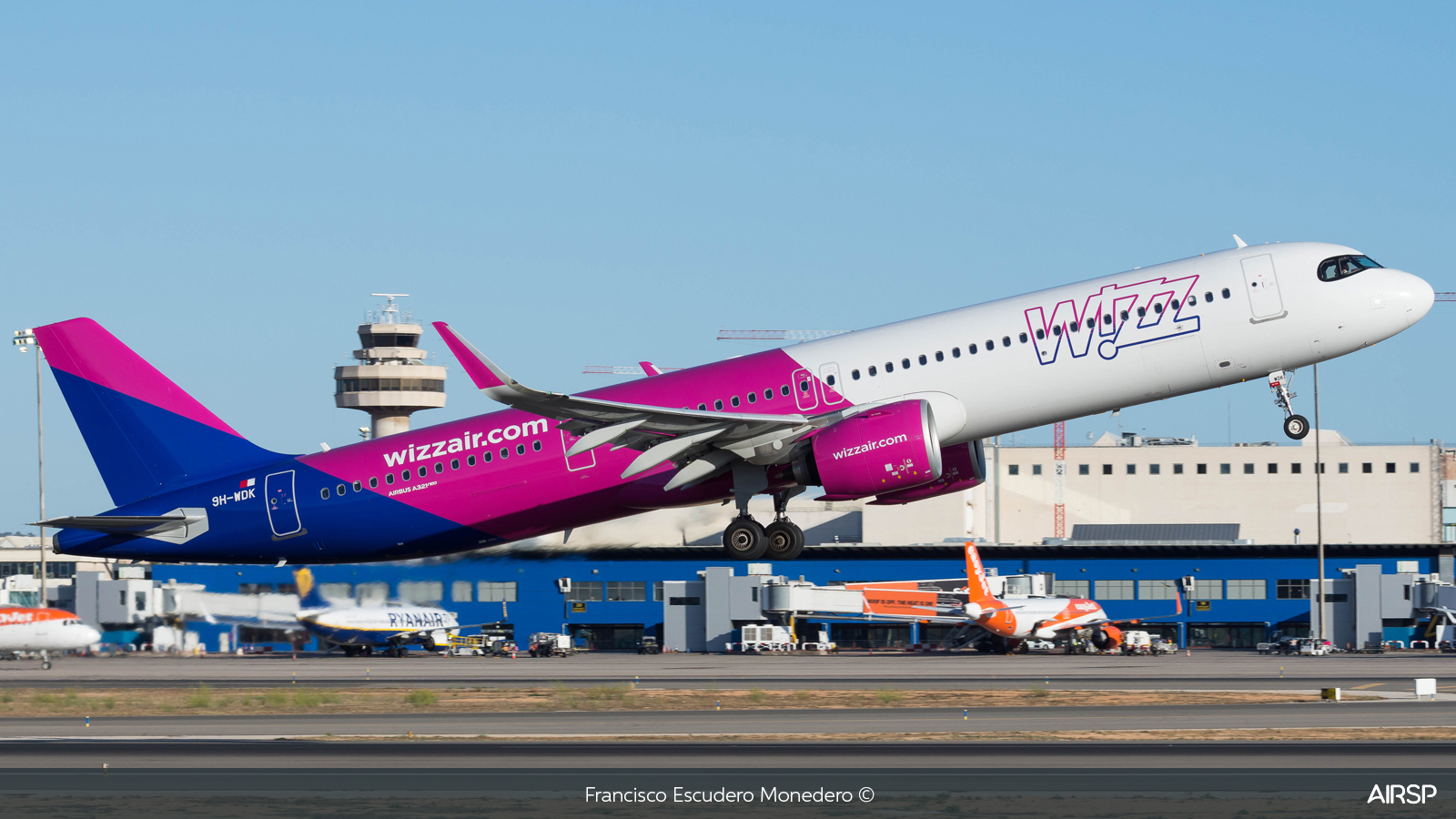 Wizz Air  Airbus A321neo  9H-WDK