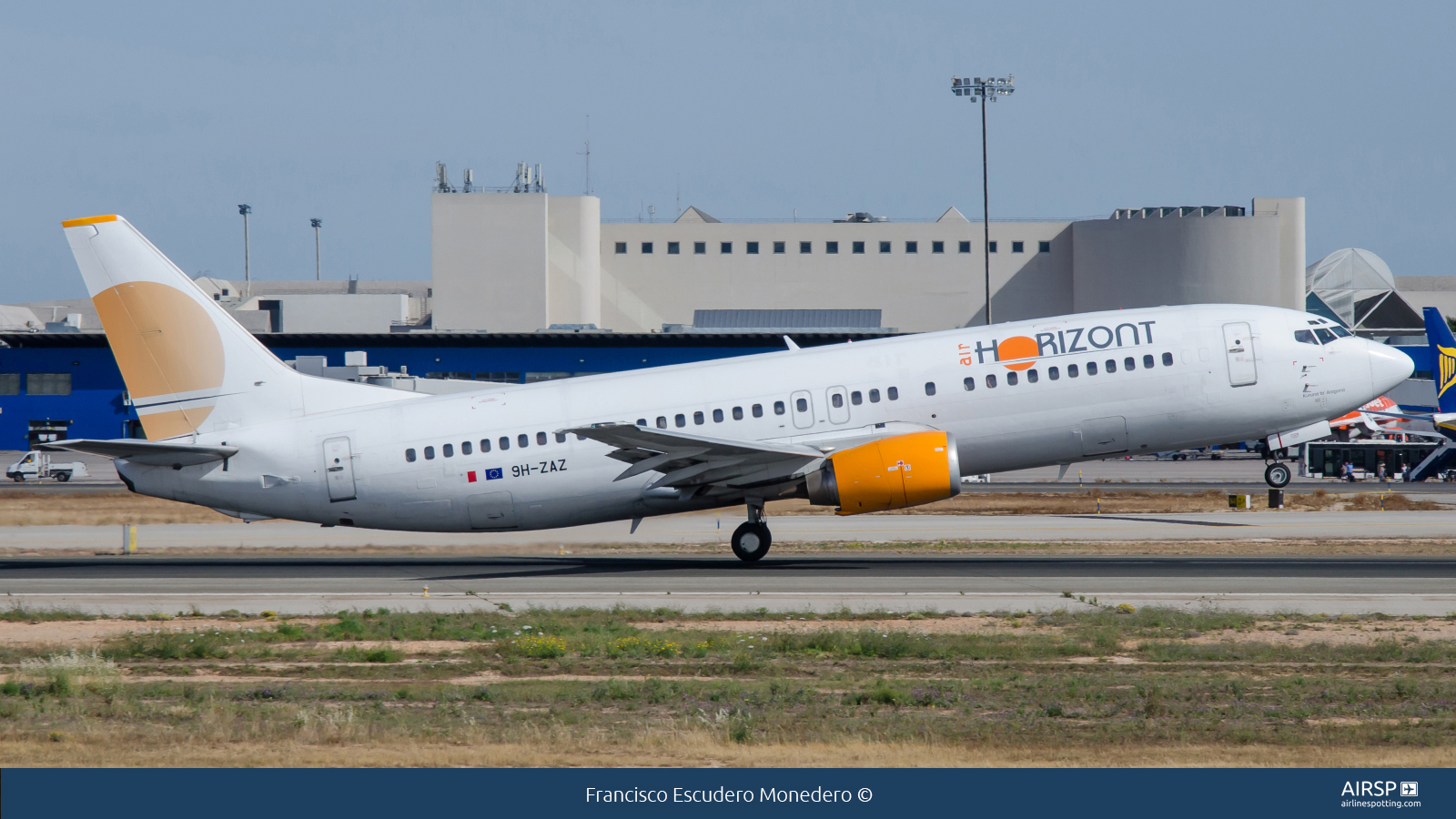 Air Horizont  Boeing 737-400  9H-ZAZ