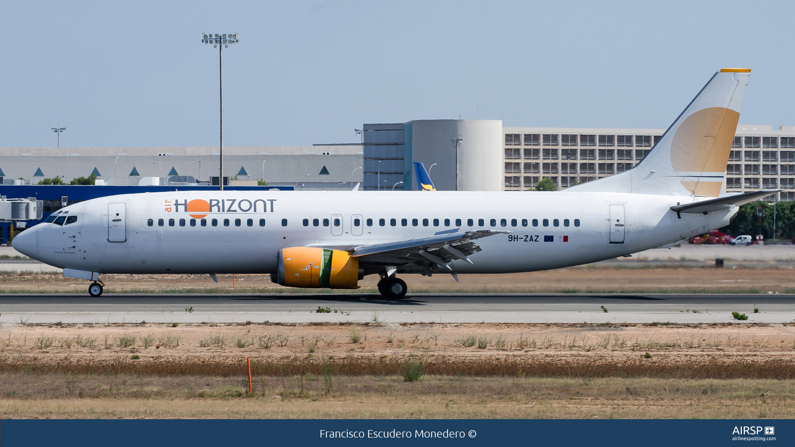 Air Horizont  Boeing 737-400  9H-ZAZ