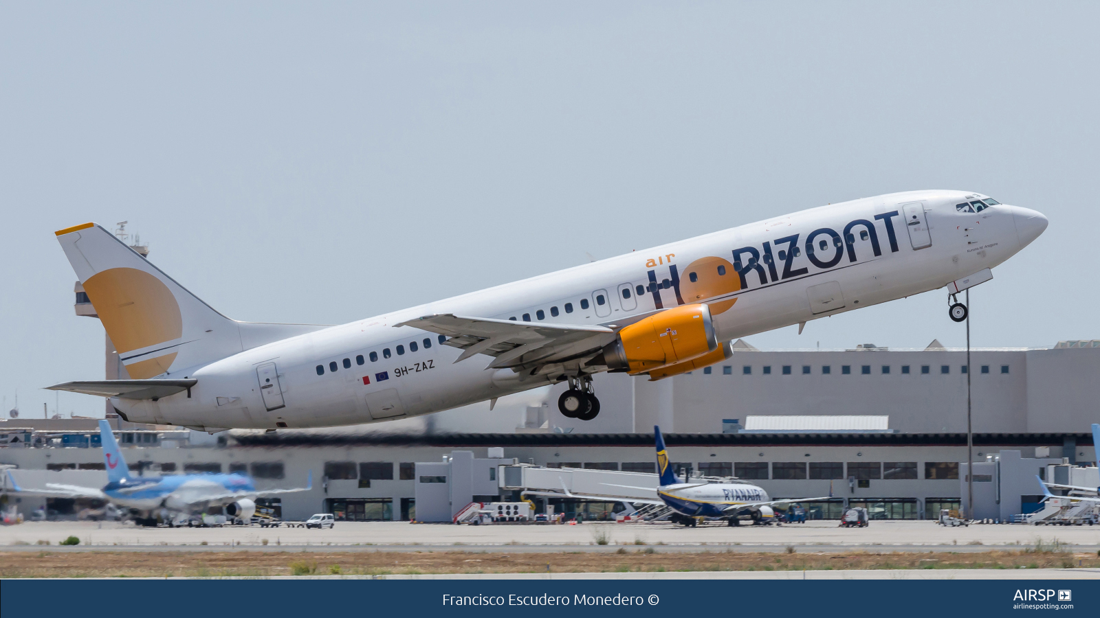 Air Horizont  Boeing 737-400  9H-ZAZ
