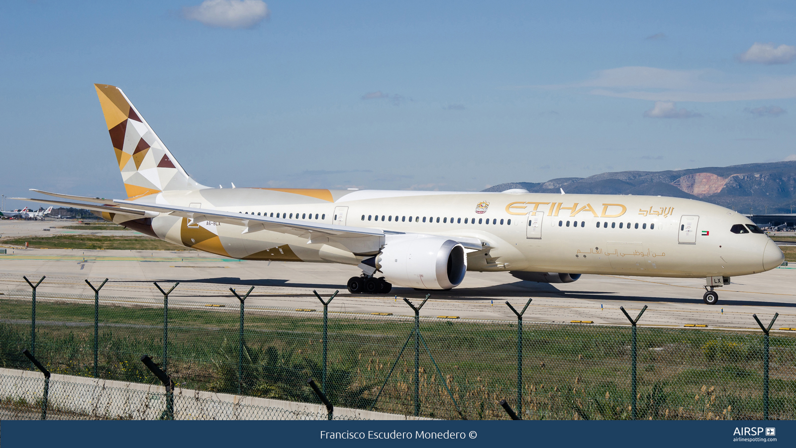 Etihad Airways  Boeing 787-9  A6-BLX