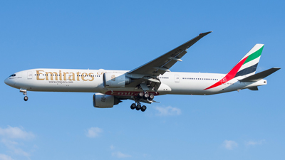Emirates Boeing 777-300