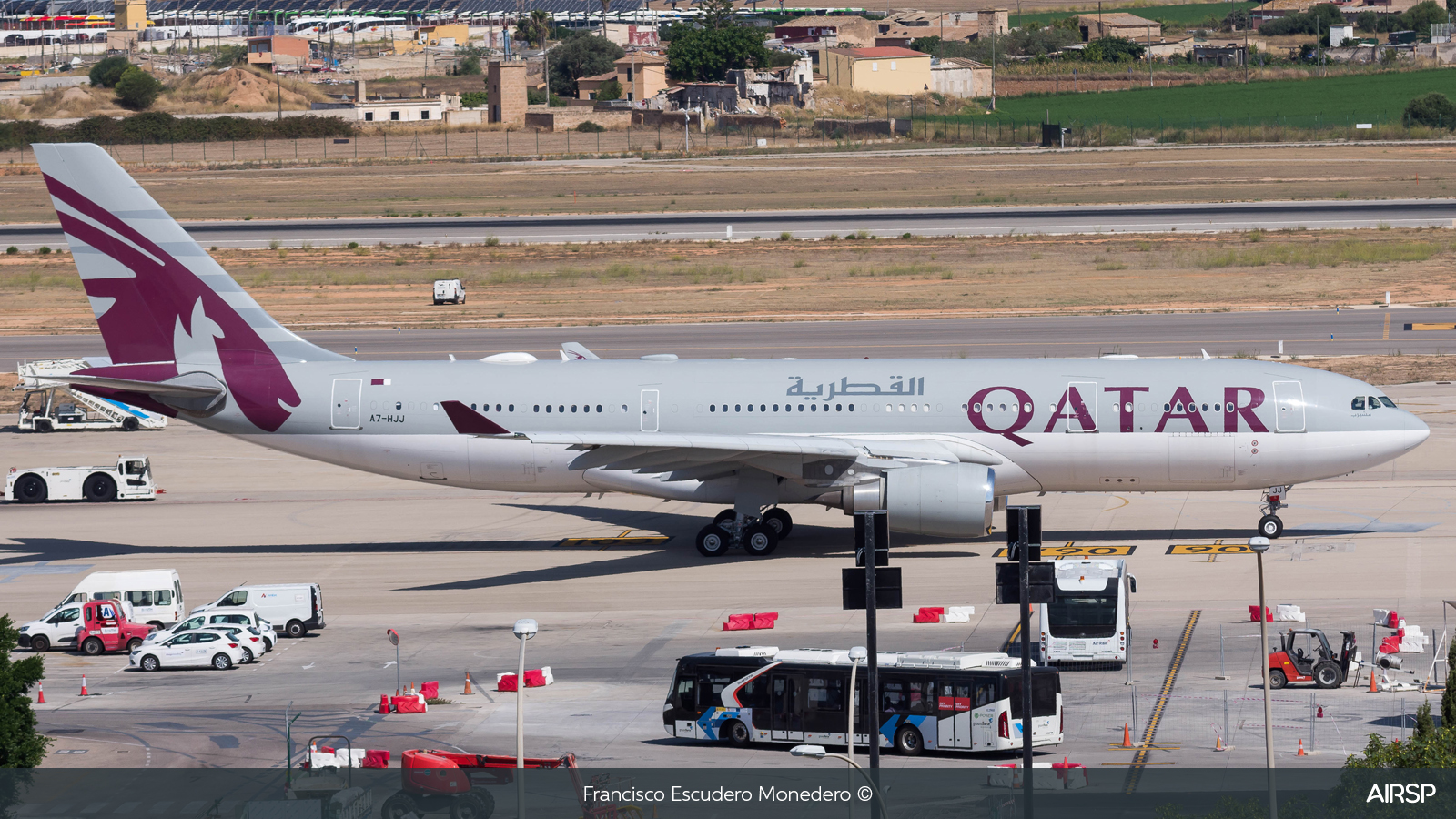 Qatar Airways  Airbus A330-200  A7-HJJ