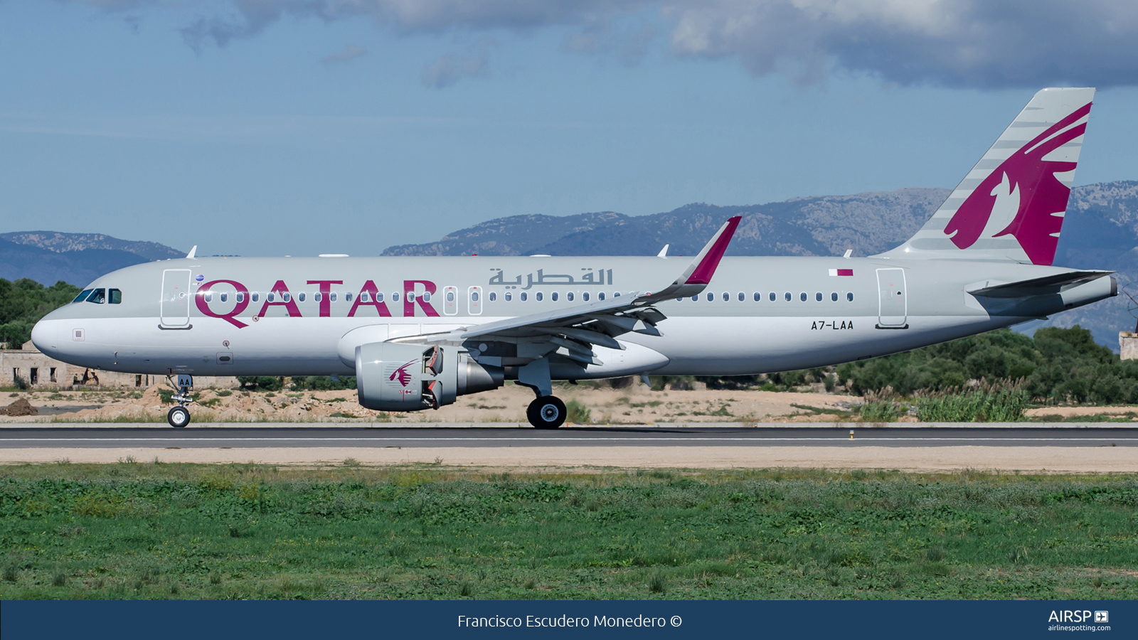 Qatar Airways  Airbus A320  A7-LAA
