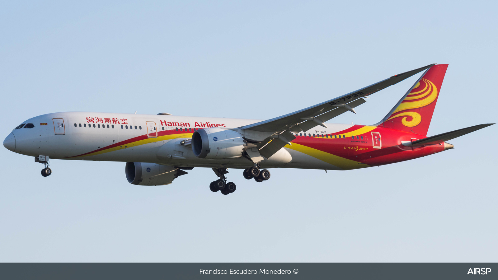 Hainan Airlines  Boeing 787-9  B-7839