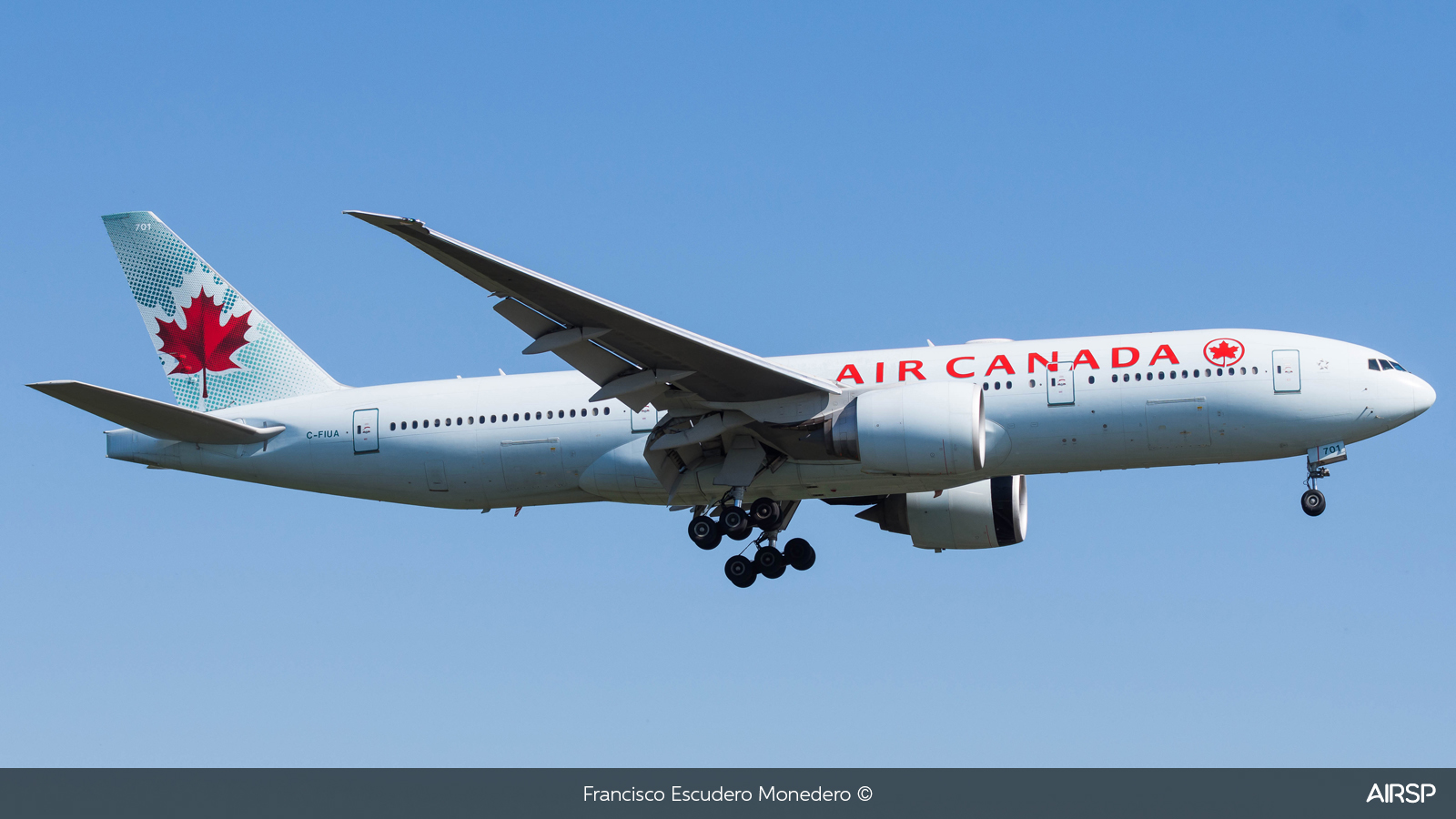 Air Canada  Boeing 777-200  C-FIUA