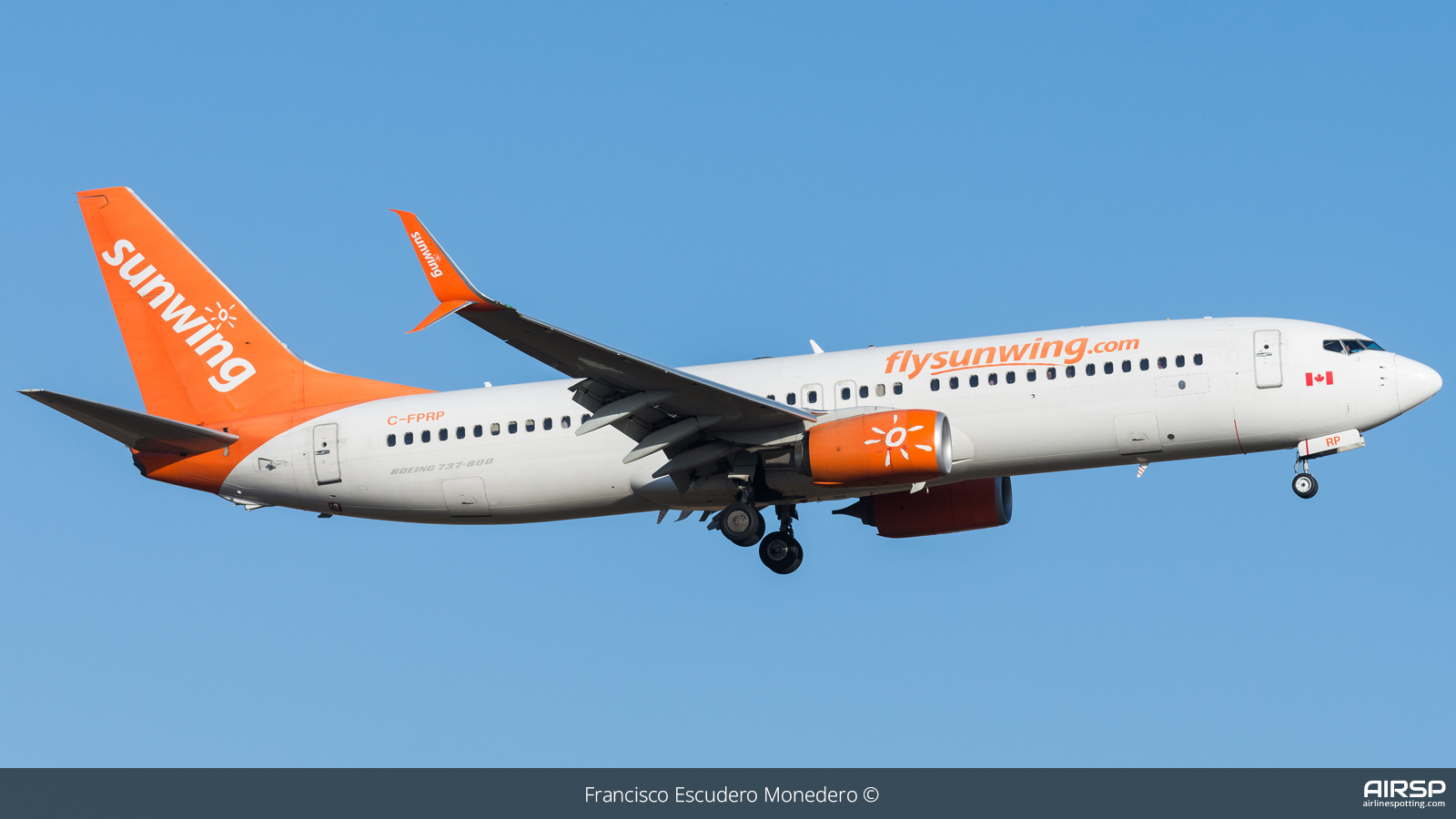Sunwing  Boeing 737-800  C-FPRP