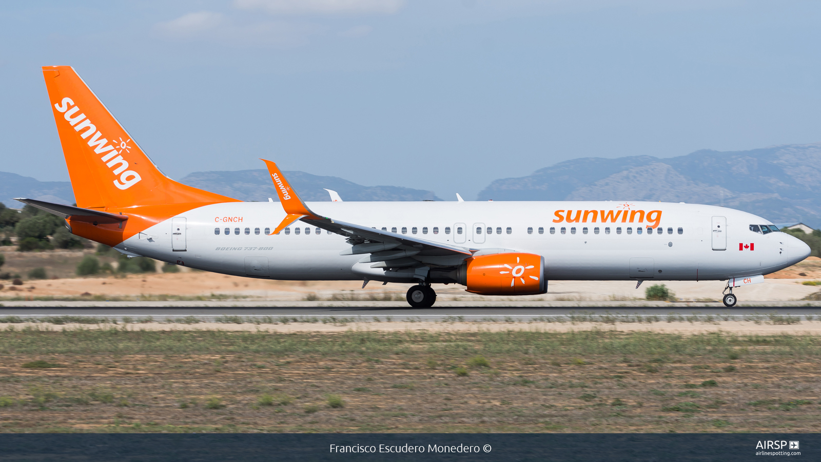 Sunwing  Boeing 737-800  C-GNCH