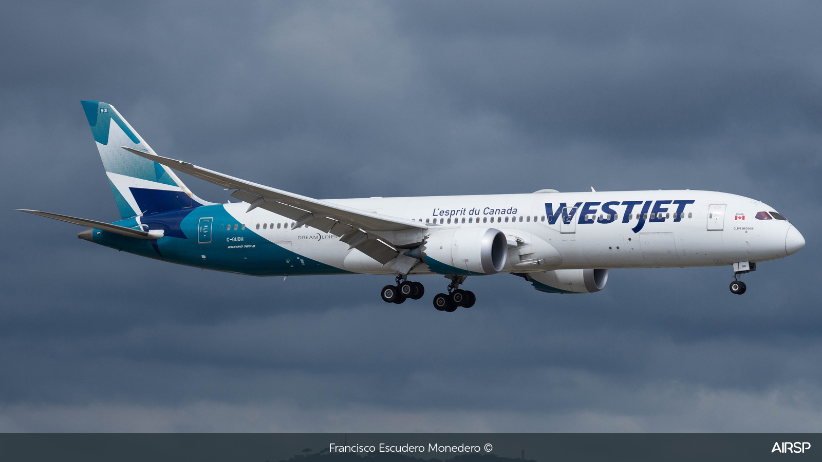 Westjet  Boeing 787-9  C-GUDH