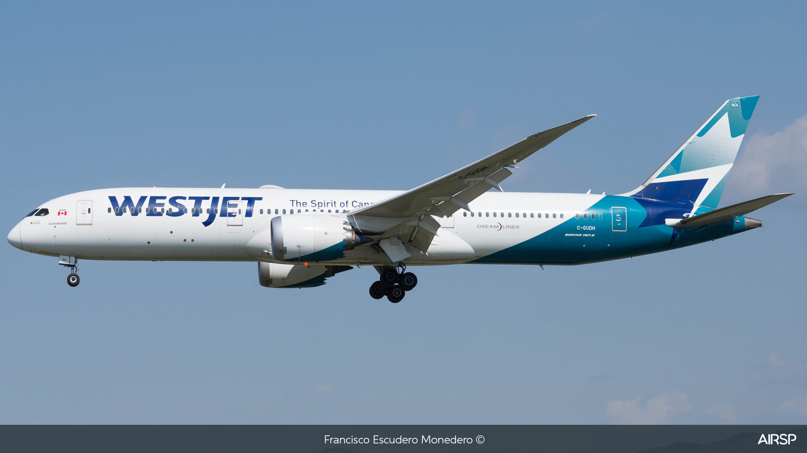 Westjet  Boeing 787-9  C-GUDH