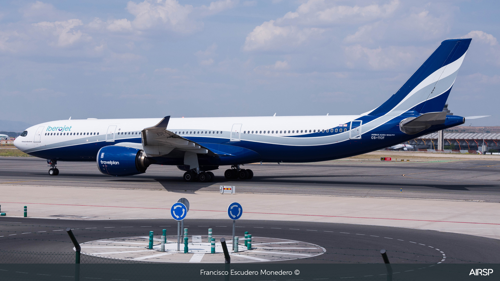 Iberojet  Airbus A330-900neo  CS-TCF