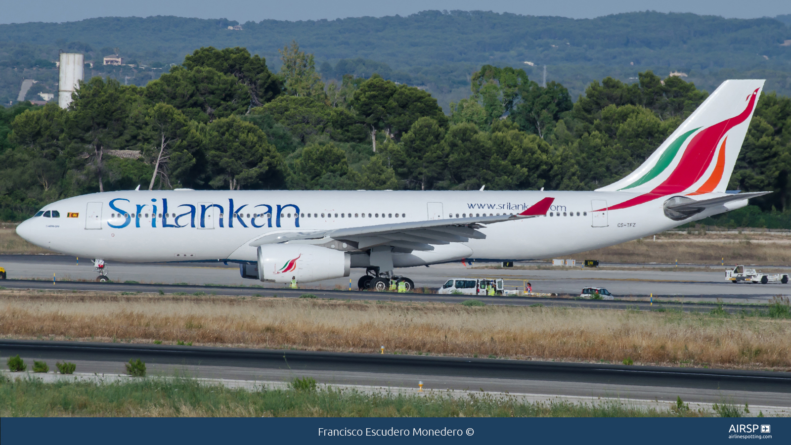 Sri Lankan Airlines  Airbus A330-200  CS-TFZ