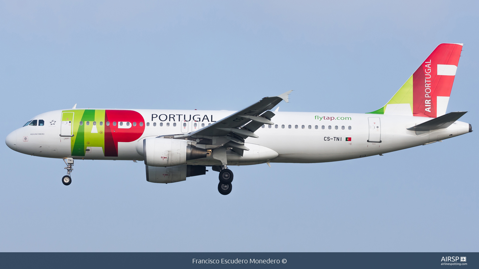 TAP Portugal  Airbus A320  CS-TNI