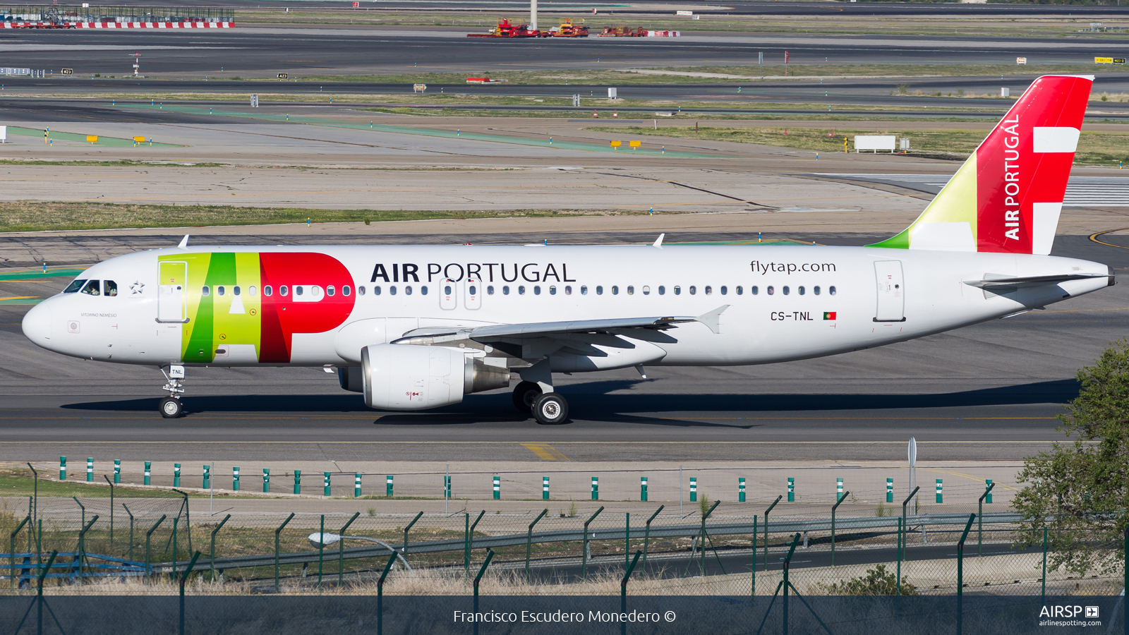 TAP Portugal  Airbus A320  CS-TNL