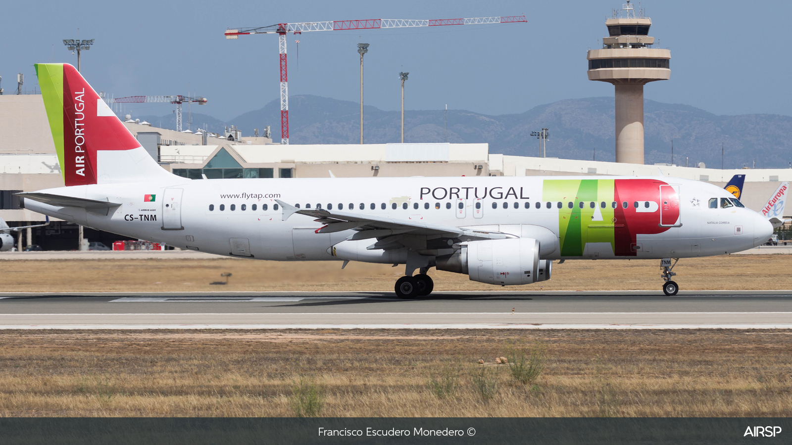 TAP Air Portugal  Airbus A320  CS-TNM