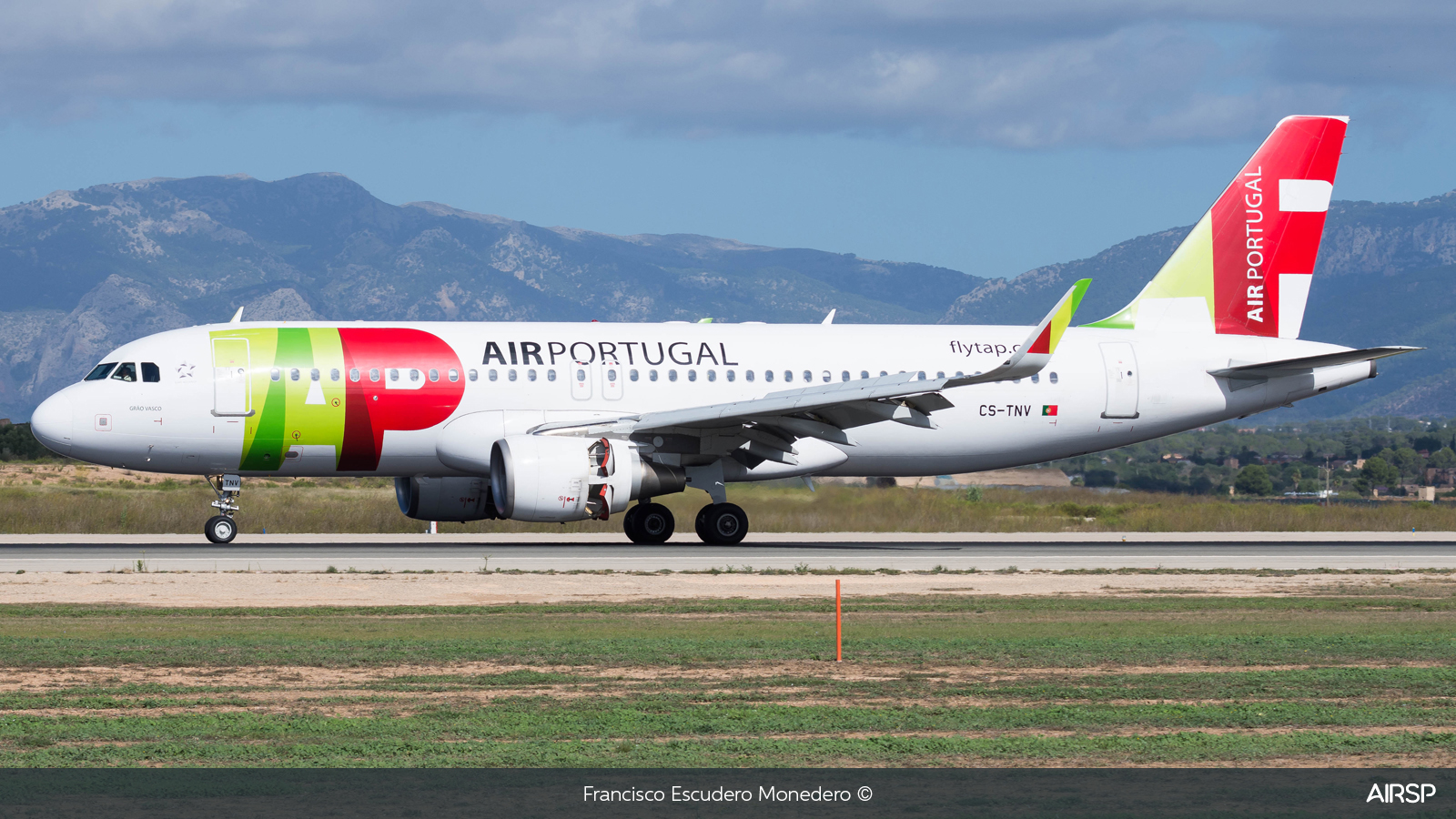 TAP Air Portugal  Airbus A320  CS-TNV