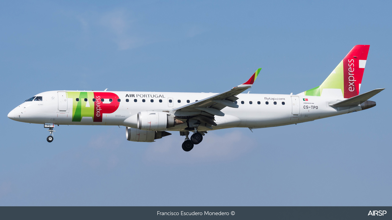 TAP Express  Embraer E190  CS-TPO