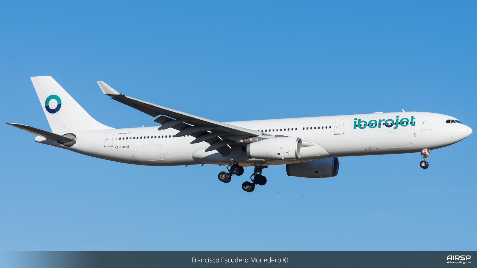 Iberojet  Airbus A330-300  CS-TRH
