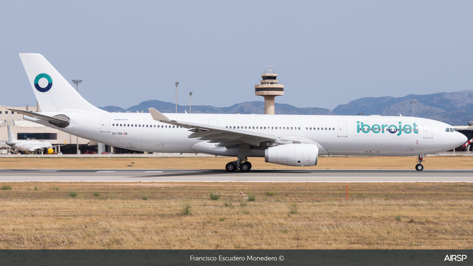 Iberojet  Airbus A330-300  CS-TRH