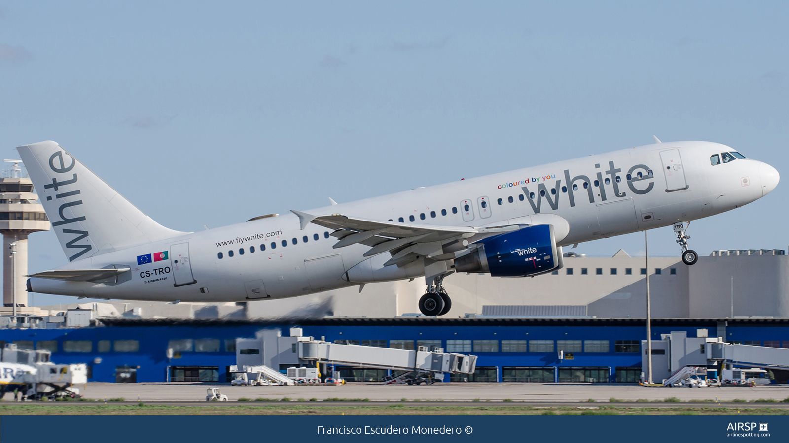 White Airways  Airbus A320  CS-TRO