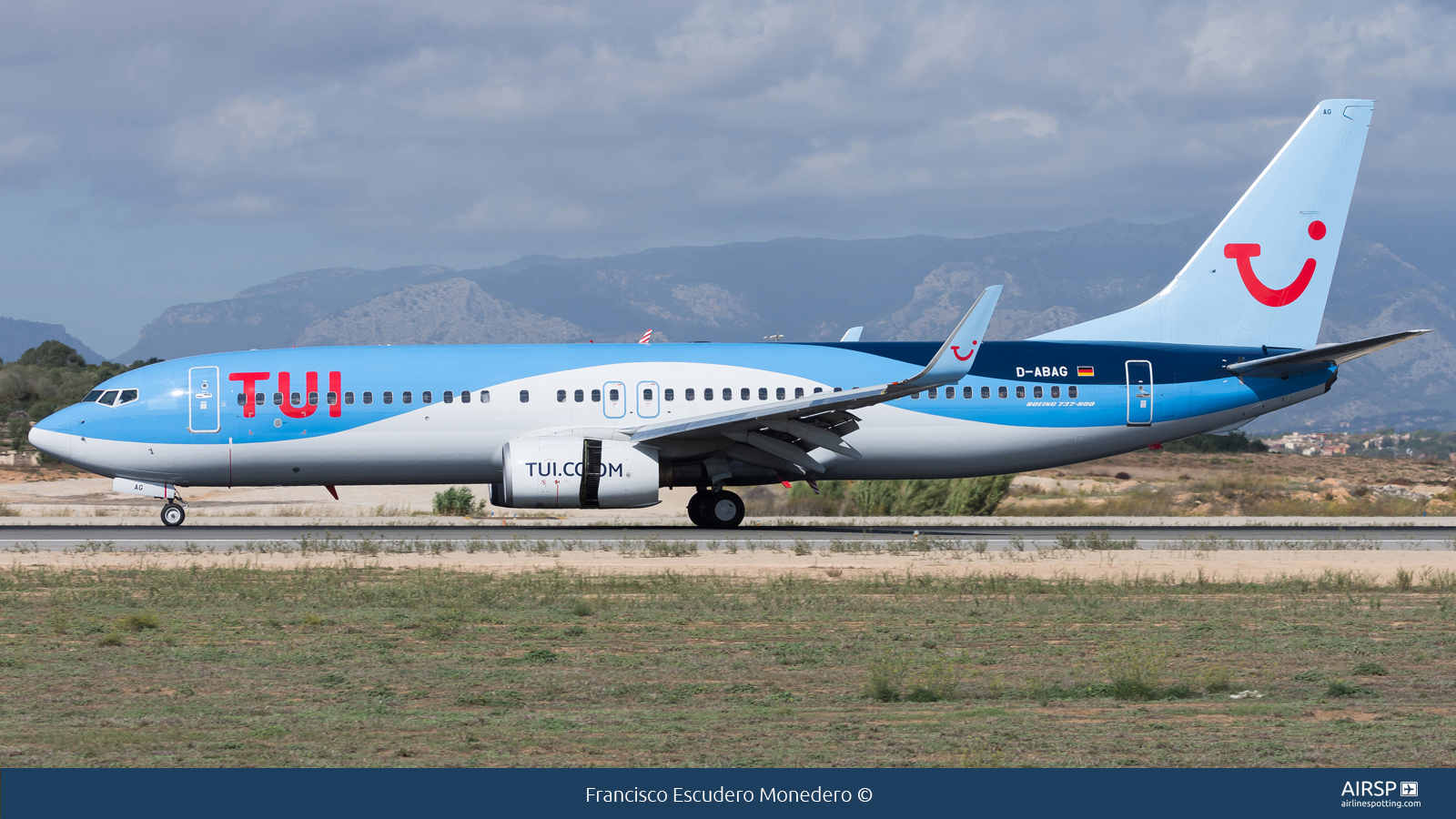 Tui Airways  Boeing 737-800  D-ABAG