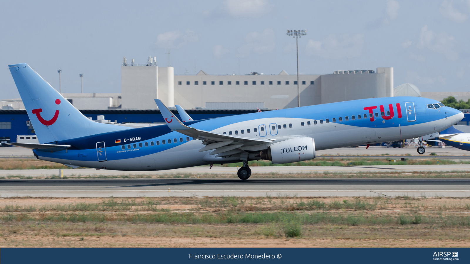 Tui Airways  Boeing 737-800  D-ABAG